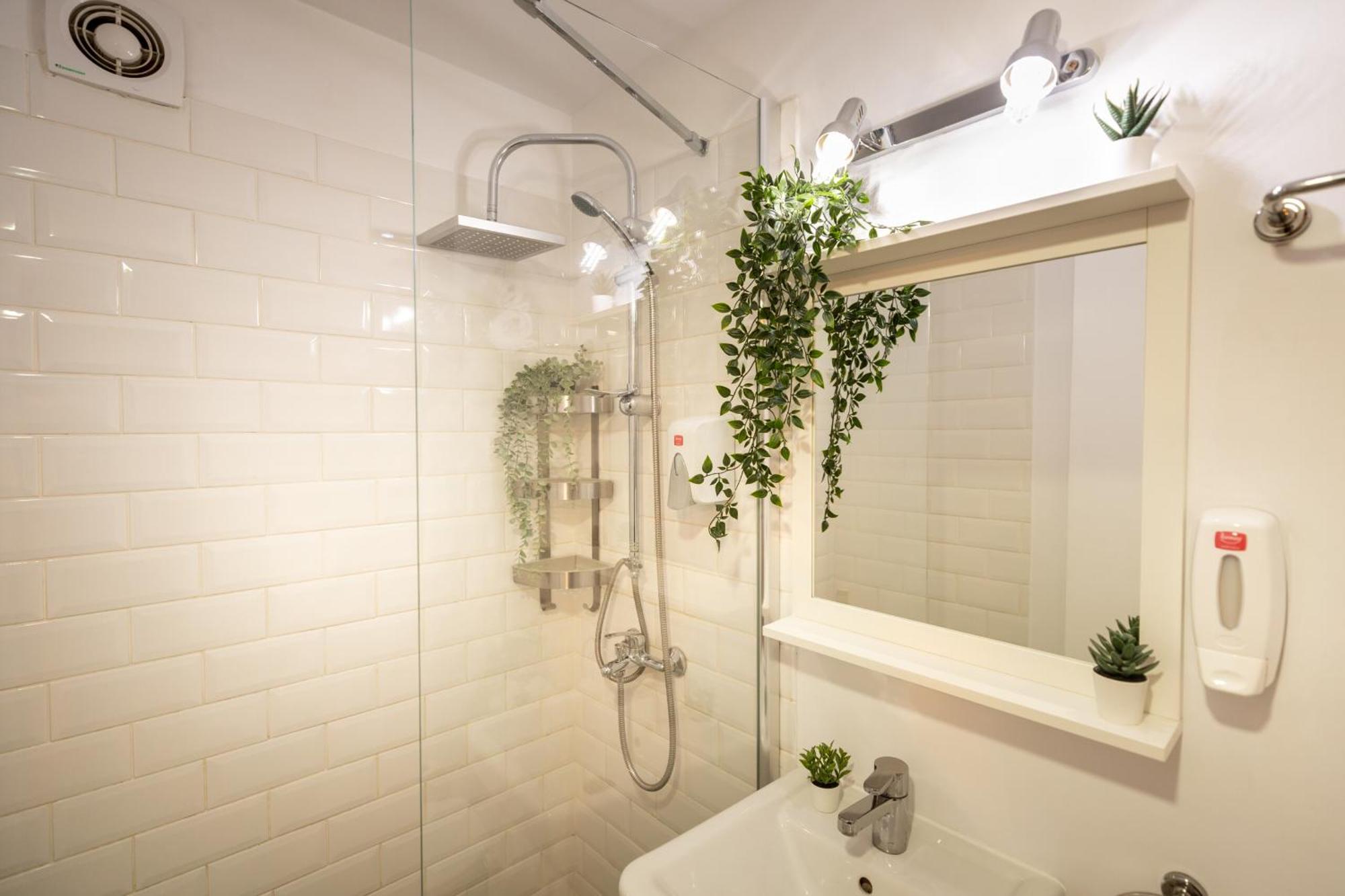 2Br Apartment At Piata Natiunilor Unite: Perfect For City Center Stays Bucharest Exterior photo