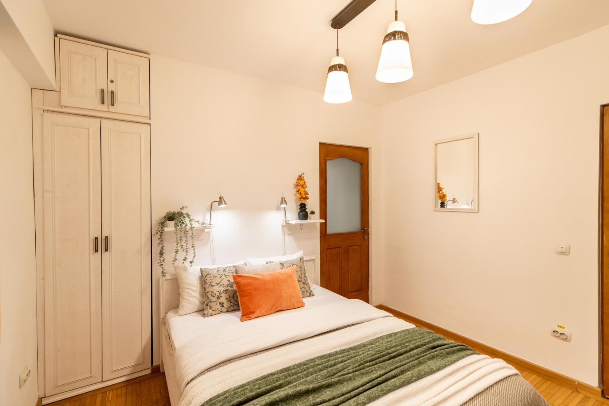 2Br Apartment At Piata Natiunilor Unite: Perfect For City Center Stays Bucharest Exterior photo
