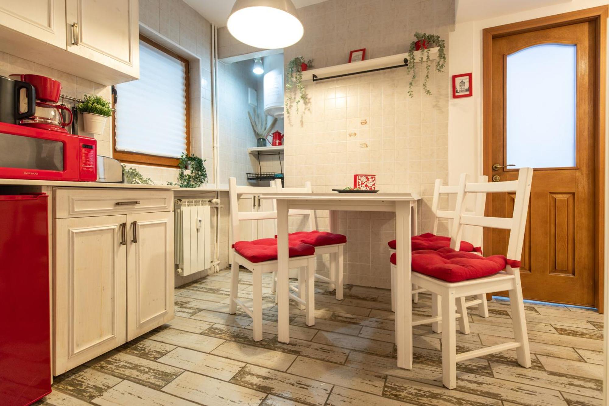 2Br Apartment At Piata Natiunilor Unite: Perfect For City Center Stays Bucharest Exterior photo